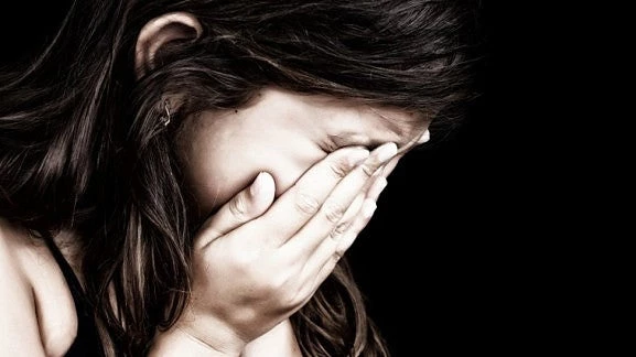 Φρίκη: Από 8 ετών είχαν βγάλει στο «κλαρί» τη 16χρονη που έκανε σκλάβα του σεξ ο Πακιστανός στο Μενίδι